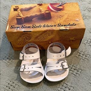 Sun-San Kids White Leather Buckle Sandals